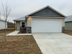 Building Photo - 8101 Donna Dr