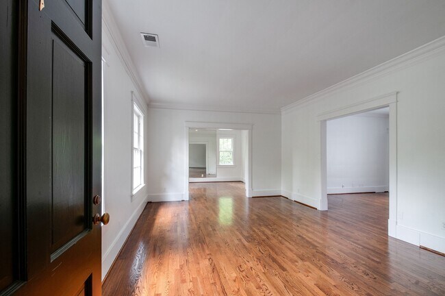 Building Photo - 4402 Harding Pl