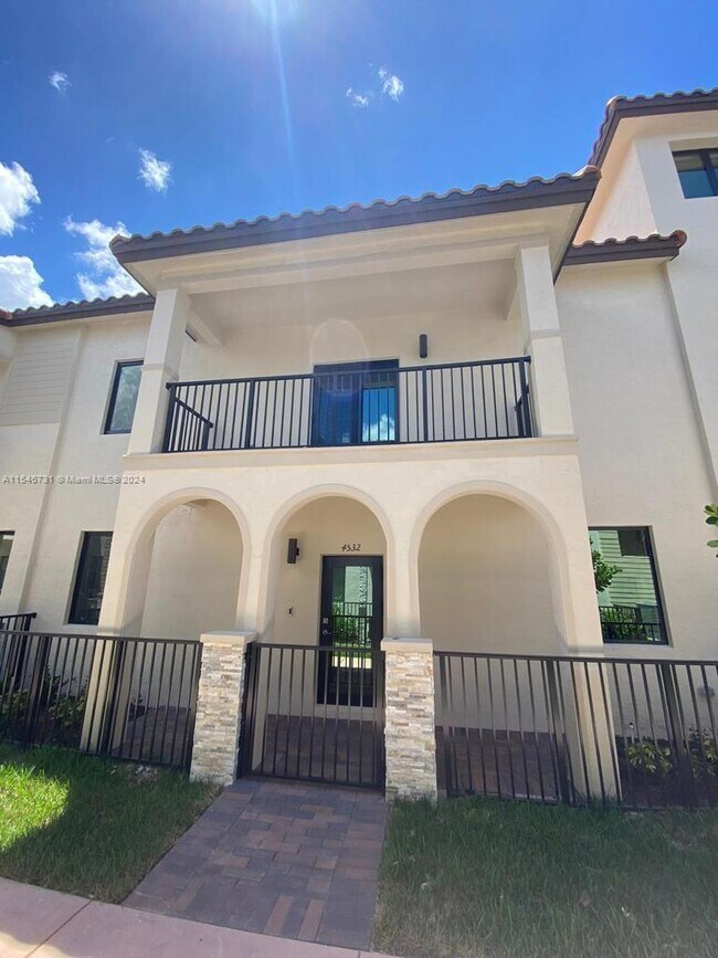 Foto del edificio - 4532 NW 83rd Psge