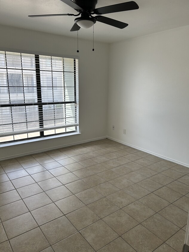 Foto del edificio - 5801 Lake Hubbard Pkwy