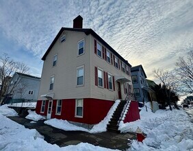 Building Photo - 148 Maxfield St