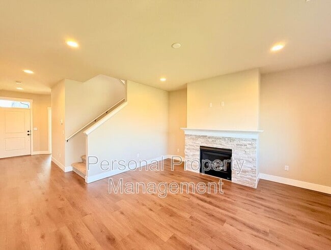 Foto del edificio - 8728 N 1st St