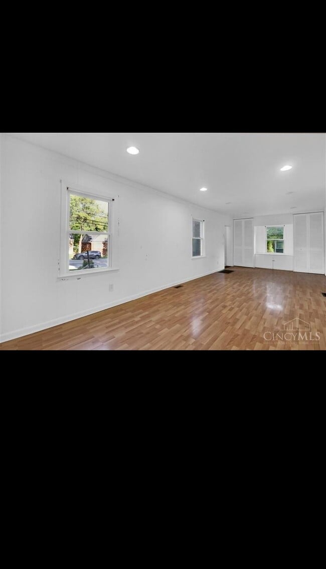 Building Photo - 8010 Daly Rd