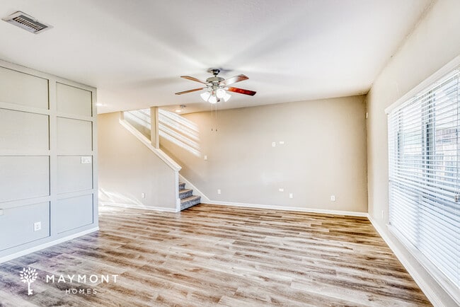 Building Photo - 5203 Bay Ln