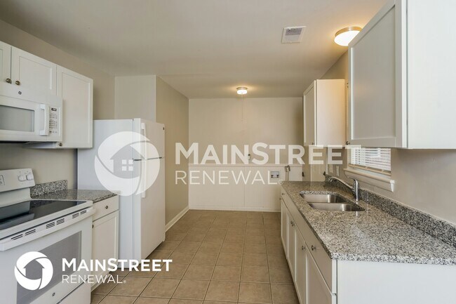 Building Photo - 3113 Maywood Pl