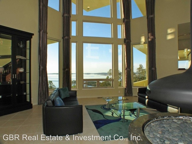Building Photo - 2249 Outrigger Dr