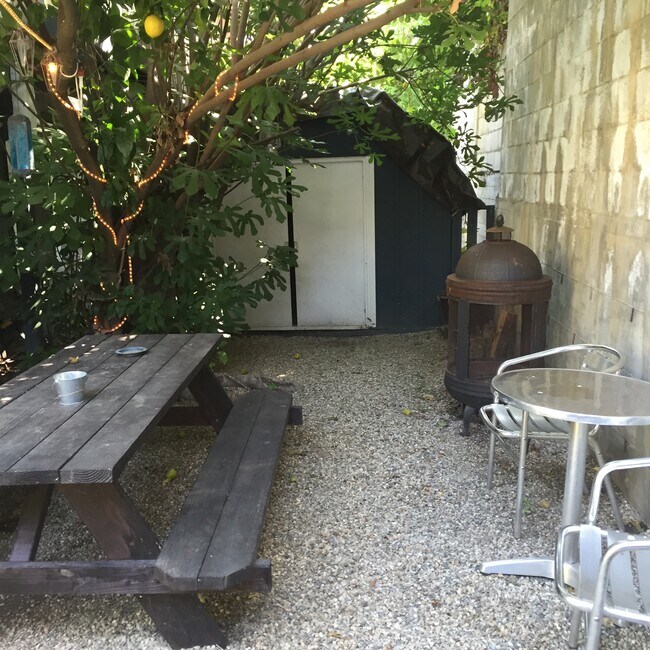 Private yard - 1453 Echo Park Avenue