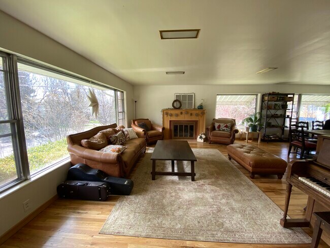 Sala de estar principal - 1745 500 E