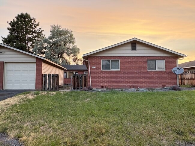 Building Photo - 5000 Gatewood Dr