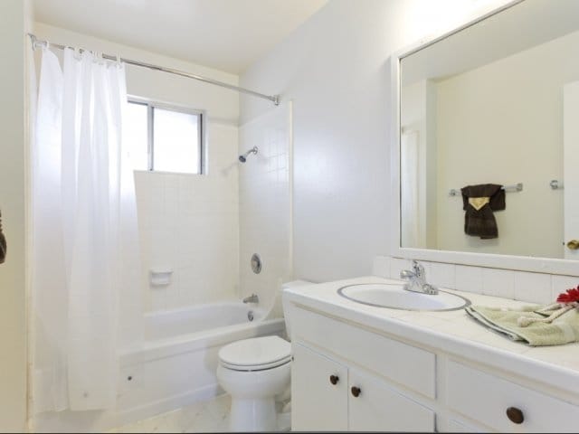 Bathroom - Manzanita Gardens Apartments