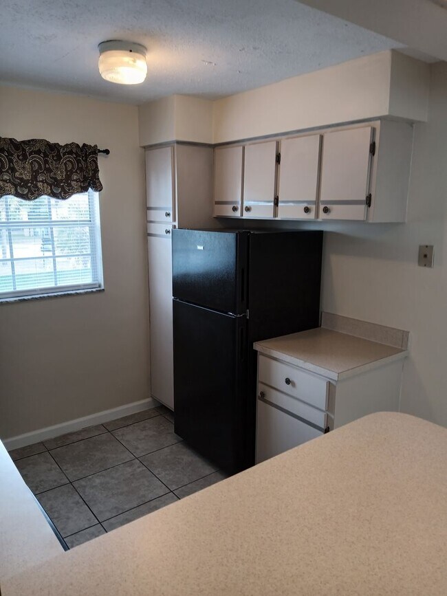 Foto del edificio - 1 Bedroom Condo with Community Pool and La...