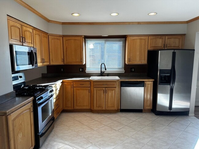 Building Photo - 41507 Simcoe Dr