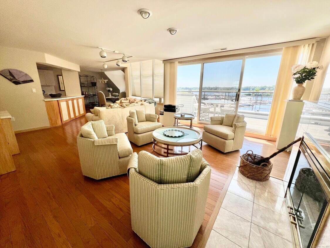 131 Popes Island Rd Unit 131, Milford, CT 06461 Condo for Rent in