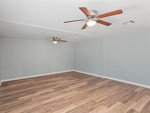 Building Photo - 5427 Willow Glen Dr
