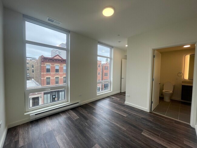 Foto del edificio - 1112 W Chicago Ave