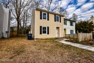 Building Photo - 114 Greenford Pl