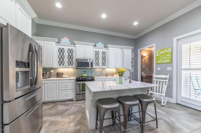 Foto del edificio - 102 Spring Cypress Dr