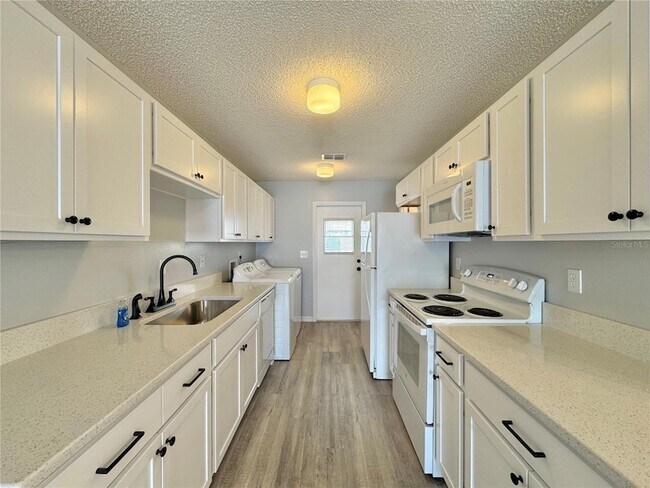 Foto del edificio - 513 Winter Terrace