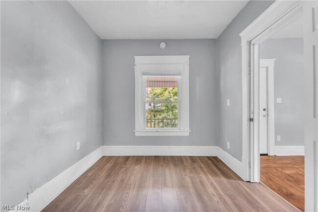 Foto del edificio - 1174 La Croix Ave