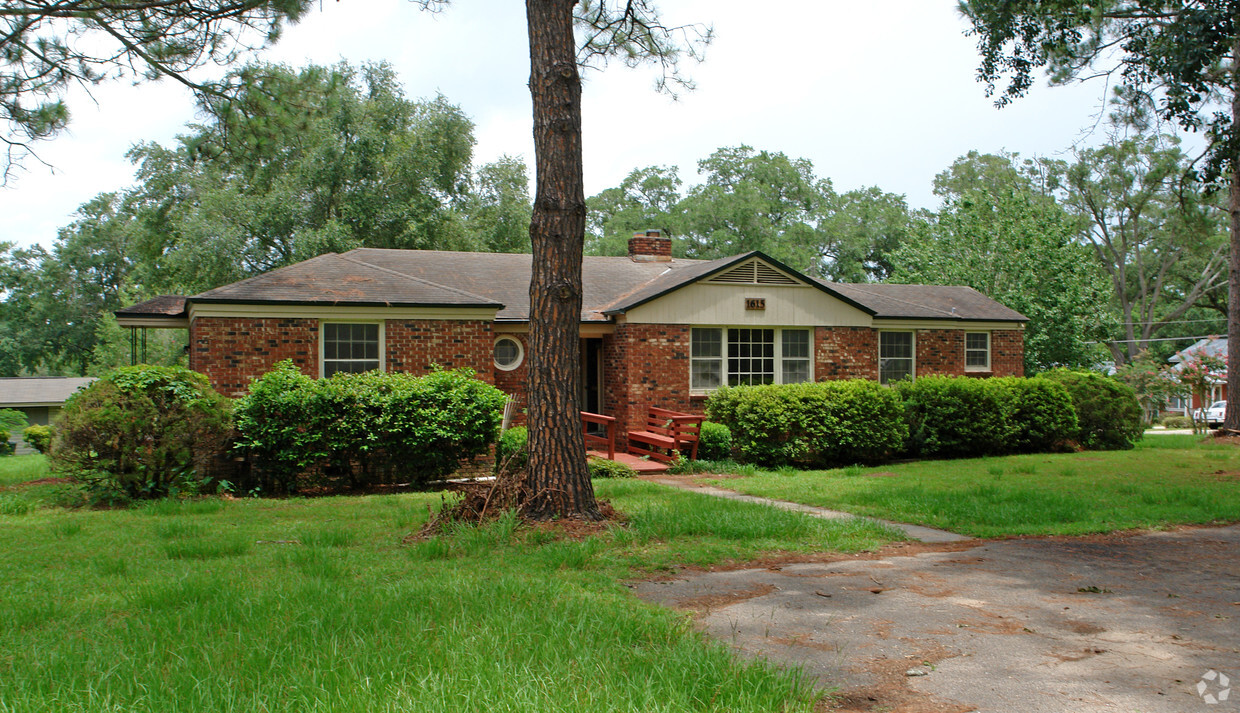 Primary Photo - 1605-1615 Akridge Dr
