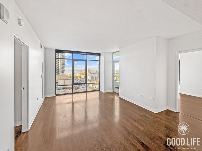 Building Photo - Spacious 2B/2BA Acqua Vista Condo w/ A/C & Washer/Dryer!