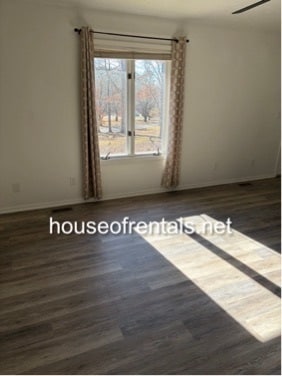 Building Photo - 555 E No Name Rd