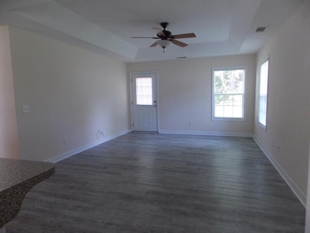 Foto principal - 305 Sterling Ct