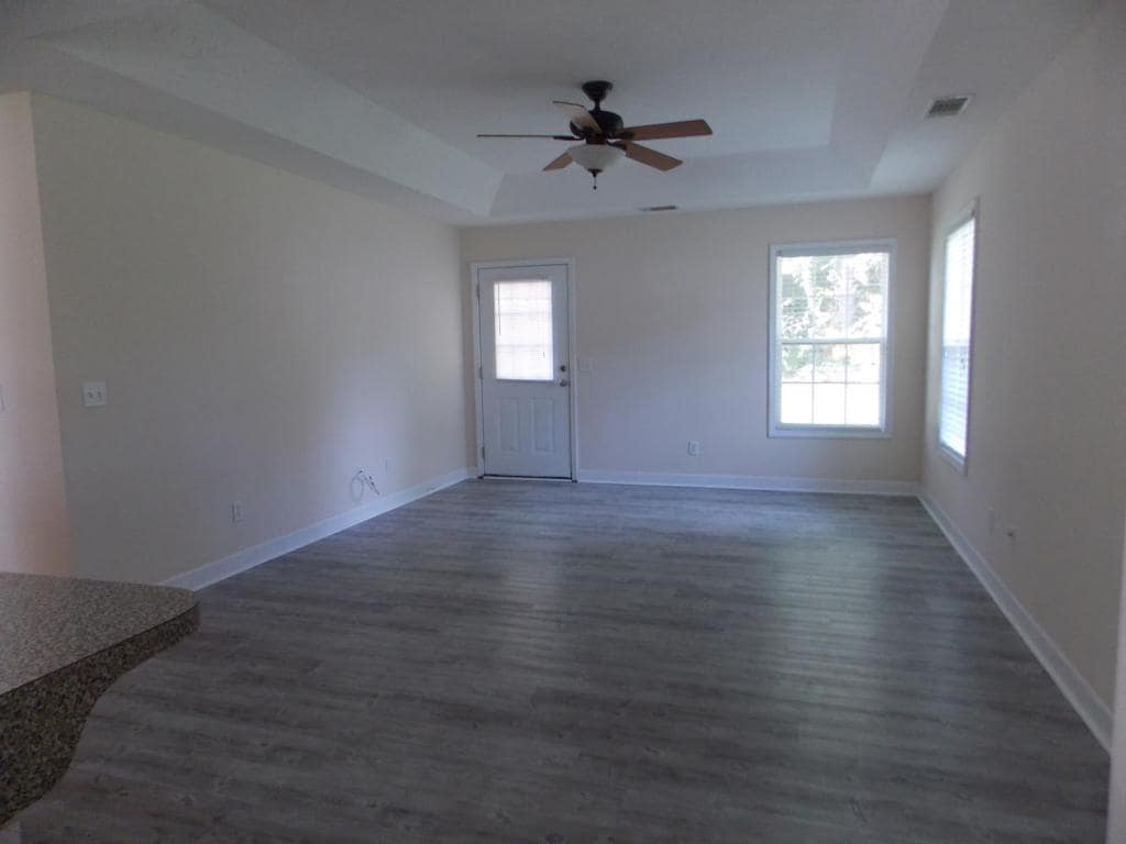 Primary Photo - 305 Sterling Ct