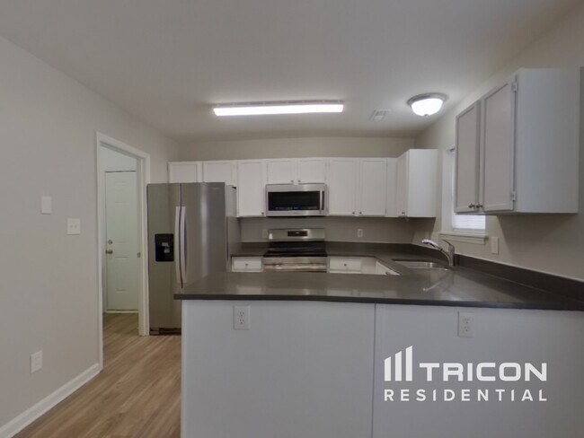 Building Photo - 4414 Cascade Dr