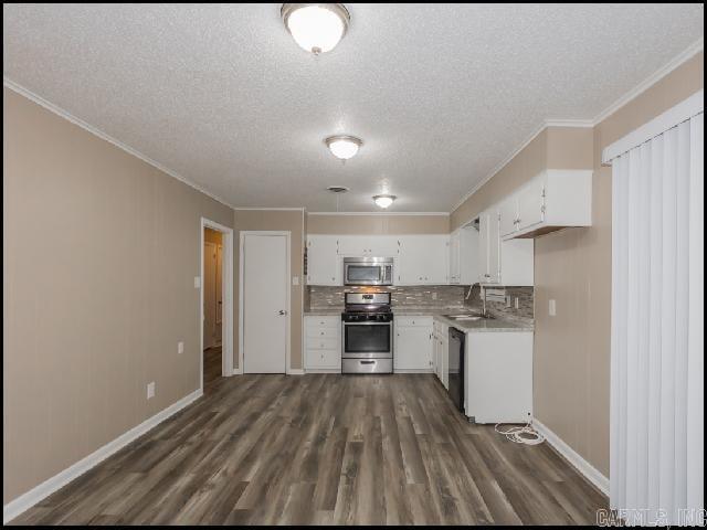 Foto del edificio - 4716 Buckingham Pl