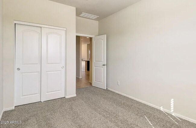 Building Photo - 1182 E Tyler Ln