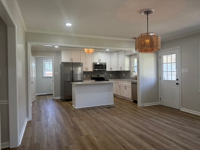 Foto del edificio - 2819 Reeves Ln