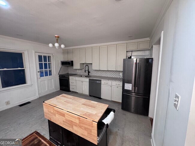 Building Photo - 1604 Steele Dr NW