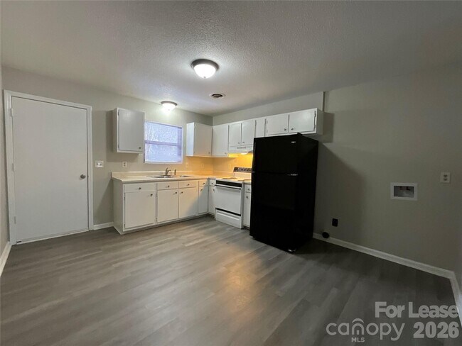 Foto del edificio - 201 Arthur Dr