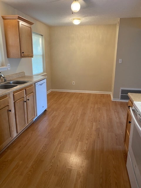 Building Photo - 4015 Tally Ho Ct