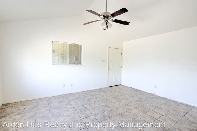 Foto del edificio - 405 Ranchero Rd