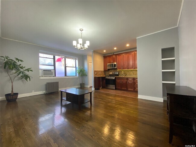 Building Photo - 61-20 Laurel Hill Blvd