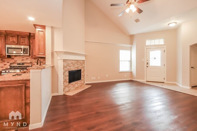 Foto del edificio - 18421 Sunrise Pines Dr