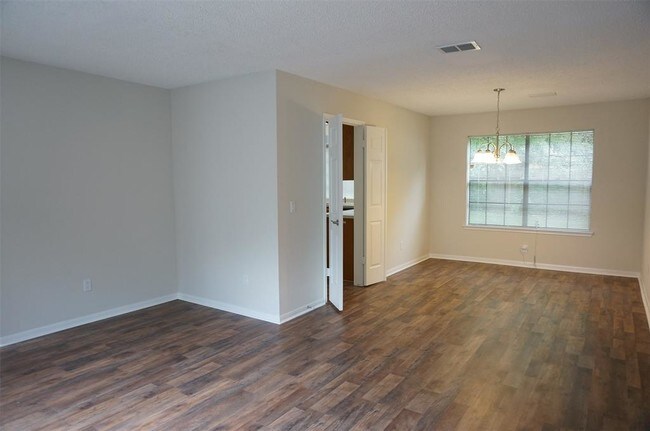 Foto del edificio - 8823 High Haven Dr