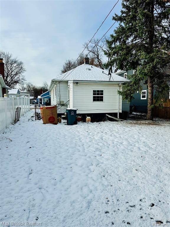 Building Photo - 23084 Berdeno Ave