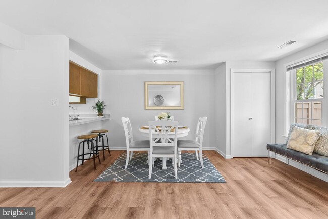 Foto del edificio - 19946 Drexel Hill Cir