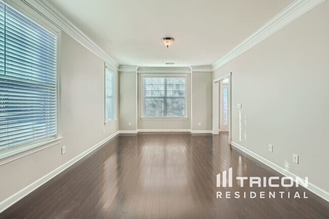 Foto del edificio - 3821 Litchfield Dr