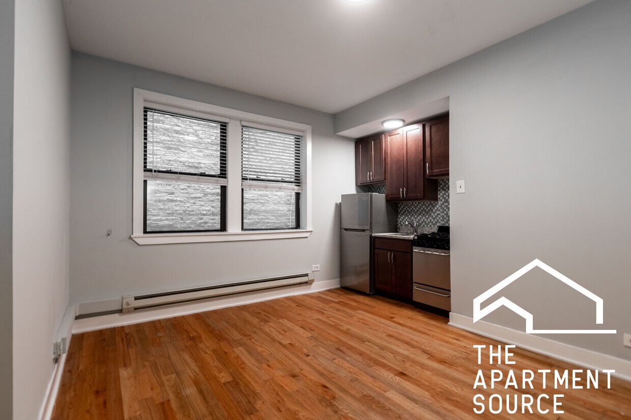 Foto principal - 4542 N Damen Ave