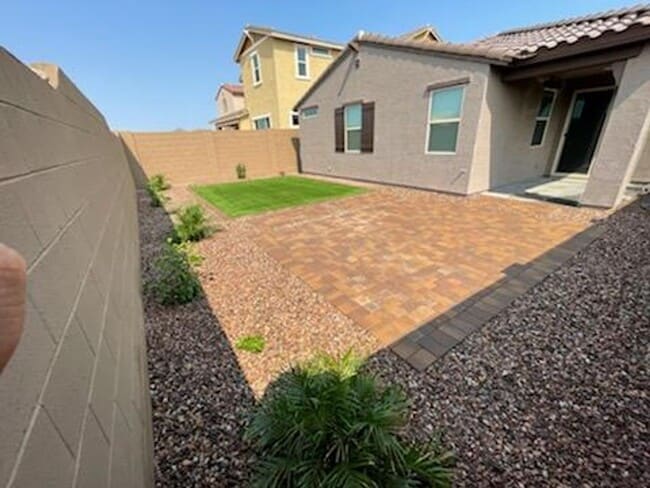 Building Photo - 5 bedroom home in Peoria