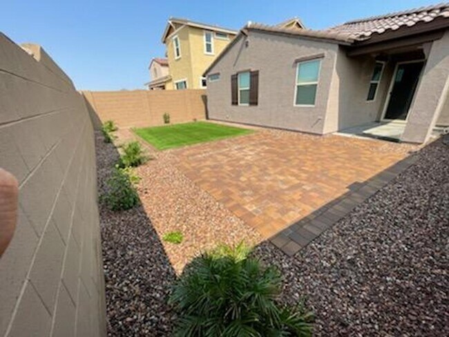 Foto del edificio - 5 bedroom home in Peoria