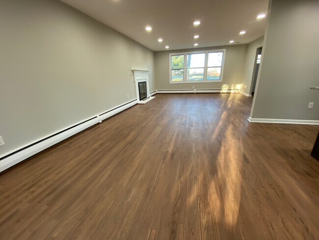 Building Photo - 631 West Valley Forge Road