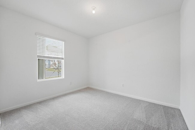 Building Photo - 10485 NW Suncrest Lp