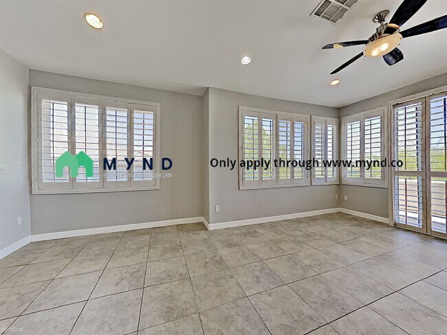 Foto del edificio - 660 Peachy Canyon Cir