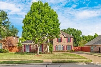 Building Photo - 2200 Melanie Dr