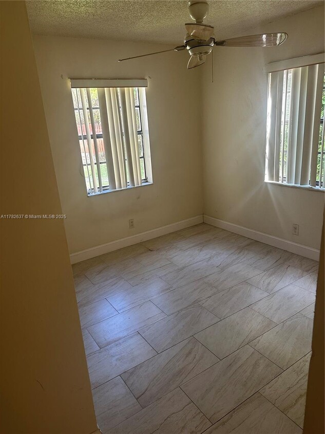 Foto del edificio - 3161 Coral Ridge Dr